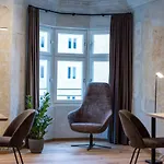 Platzhirsch Hotel *