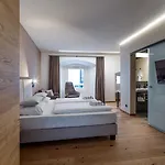 Отель Platzhirsch