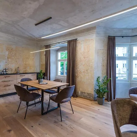Otel Platzhirsch Kufstein