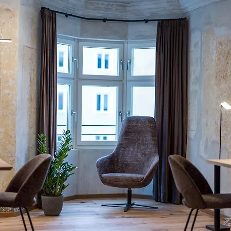 Platzhirsch Hotel *