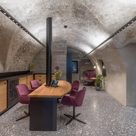 Platzhirsch * Kufstein