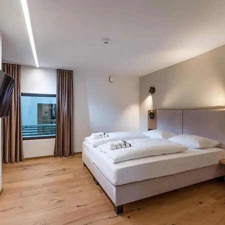 Platzhirsch Otel