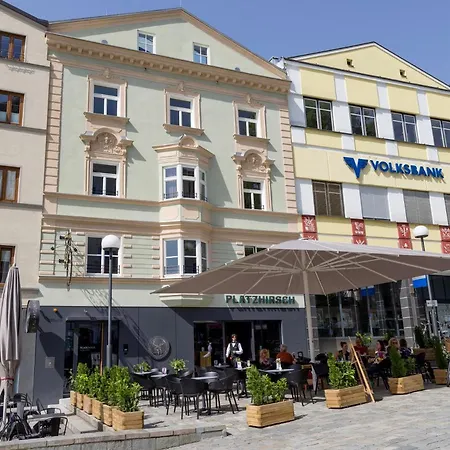 Platzhirsch Hotel *