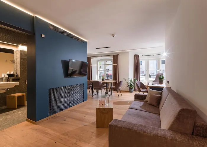 Platzhirsch * Kufstein