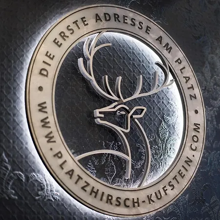 Platzhirsch *