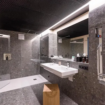 Platzhirsch * Kufstein