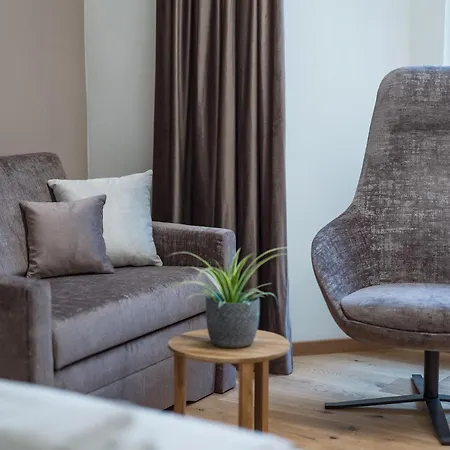 Platzhirsch * Kufstein