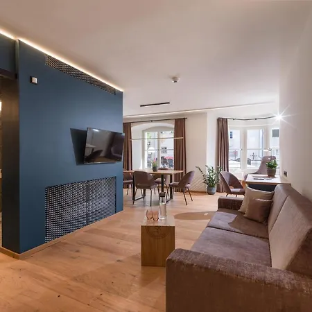 Platzhirsch * Kufstein